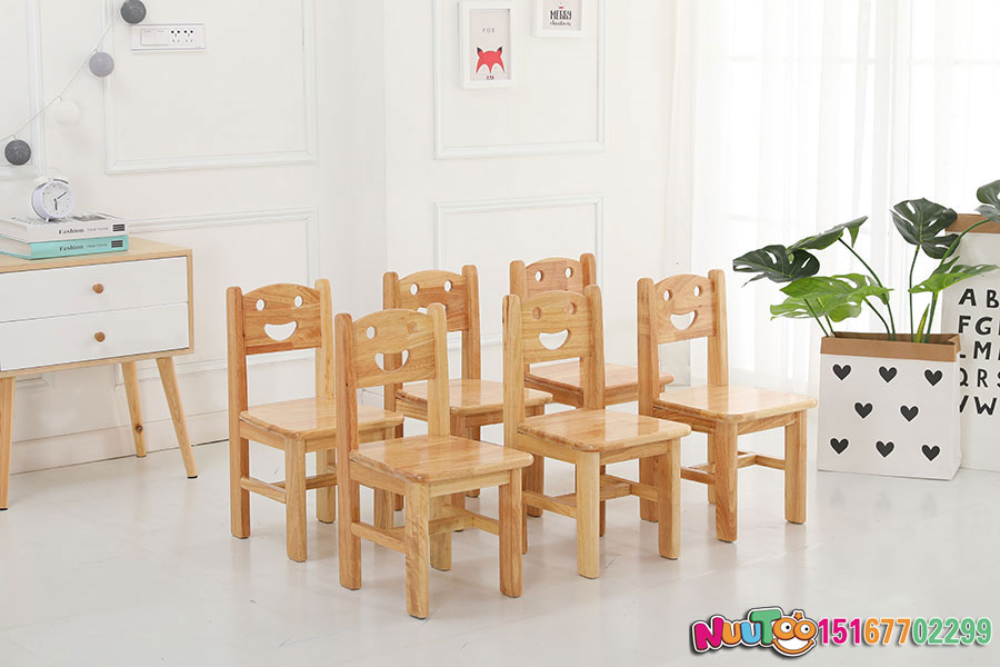學前班幼兒課桌要求應(yīng)該是？有很多不同的標準