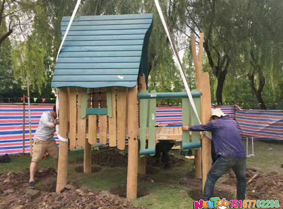木質(zhì)游樂設(shè)備經(jīng)得住日曬雨淋嗎？